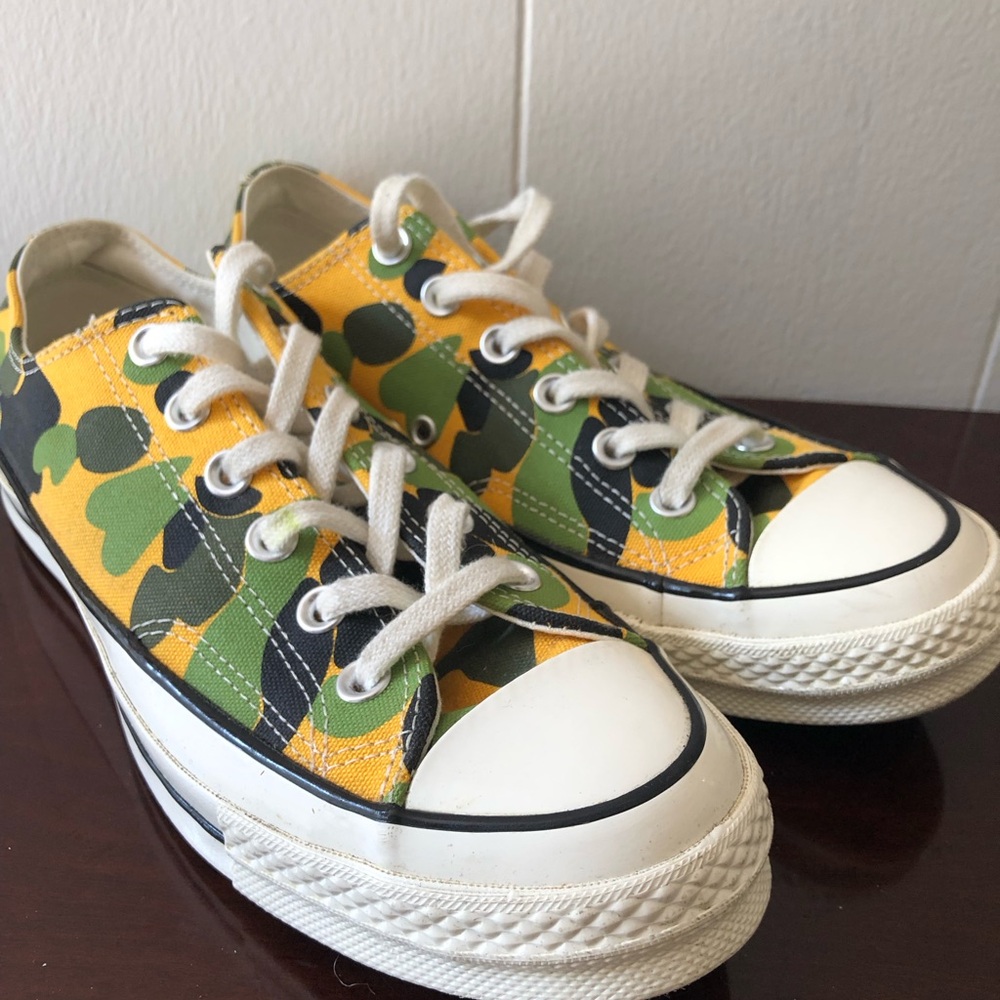 CONVERSE Women Sz 9(9.5) Chuck Taylor Low Top Sneakers - Camouflage